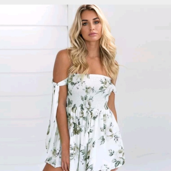 Fancyinn Pants - FLORAL TASSEL TIED WAIST SHORT JUMPSUIT L